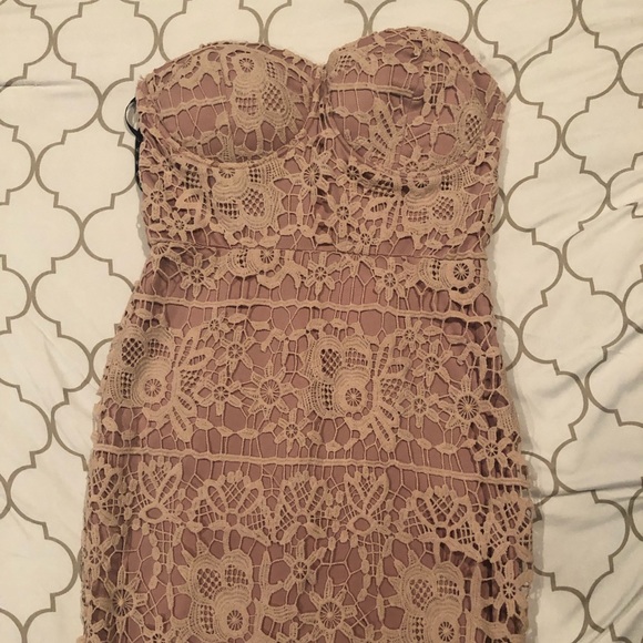 Missguided Pink Lace Fishtail Maxi Dress - Picture 5 of 8